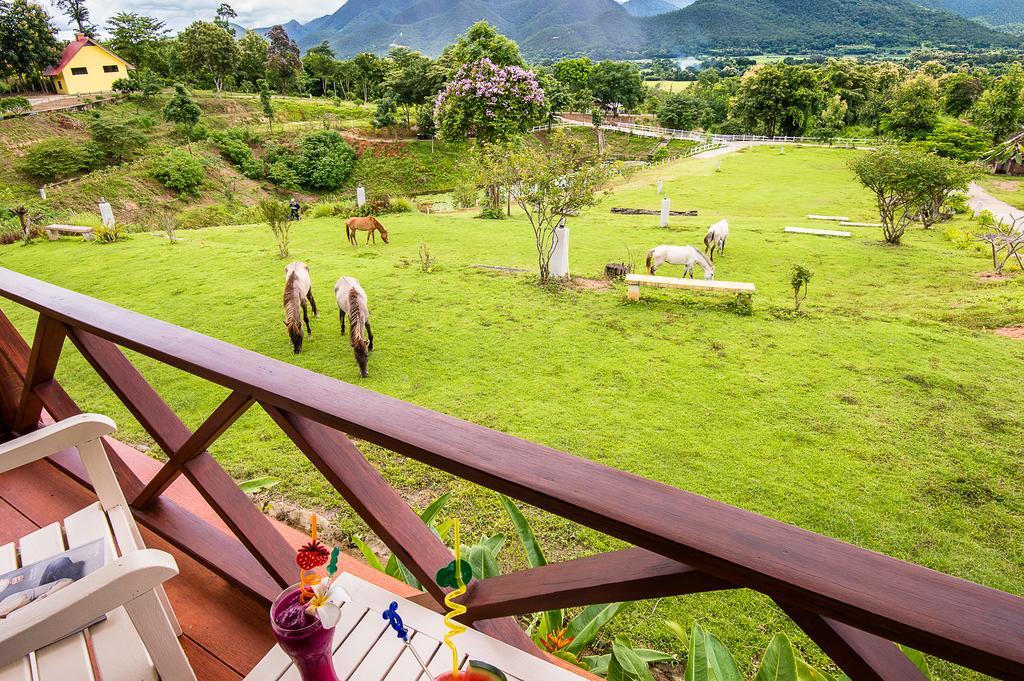 E-Outfitting Pai Resort Exterior photo